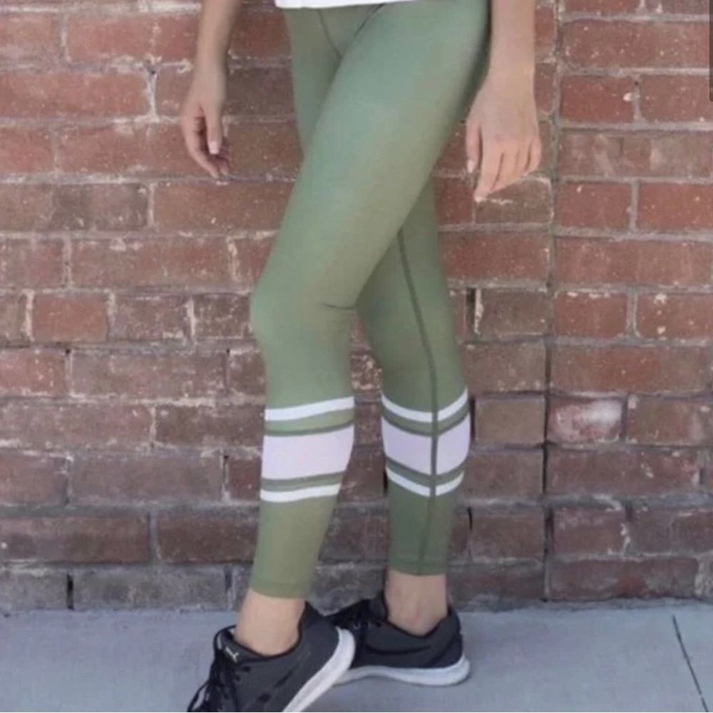 ZYIA Active Army Green Mesh Light N Tight High Rise Leggings Size Small